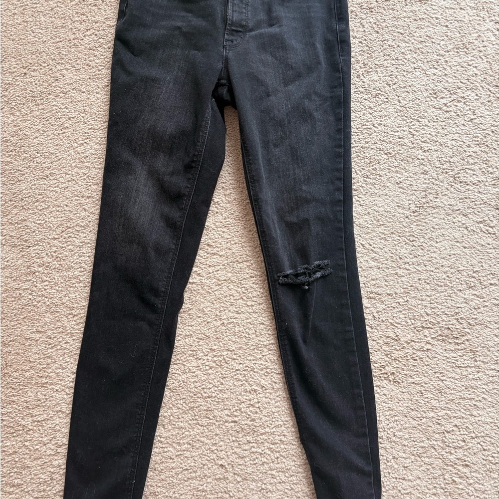 Old Navy Black Skinny Jeans with Knee Rip